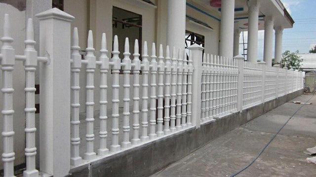 Việc bạn phối màu sơn hàng rào theo màu sắc chủ đạo của ngôi nhà