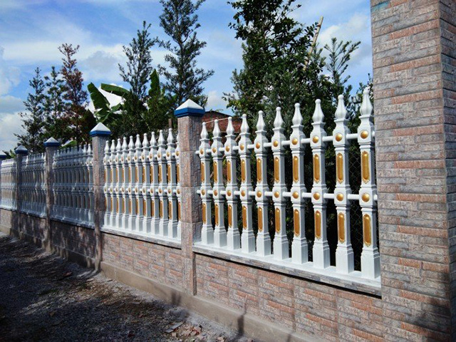 Ngoài việc phối màu sơn hàng rào bê tông