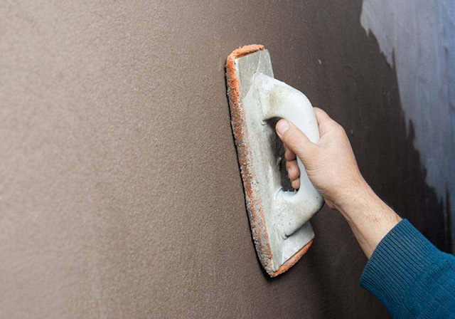 Tường vừa trát cần phải được giữ ẩm