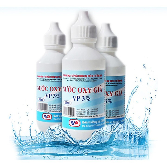 Cách tẩy mốc sơn tường nhà bằng oxy già.