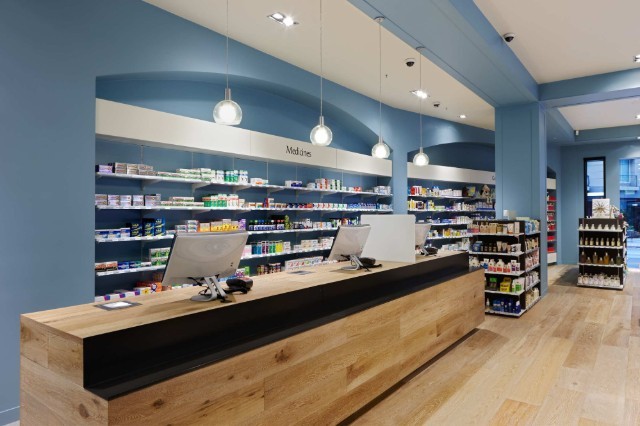 kinh doanh nhà thuốc nên sơn nhà màu gì? màu Hidden Blue