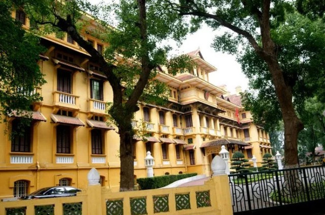 màu sơn trường học màu Absolute Yellow 
