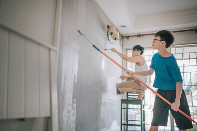 Lớp sơn lót có nhiệm vụ ngăn kiềm, chống thấm và chống thẩm thấu cho bề mặt tường