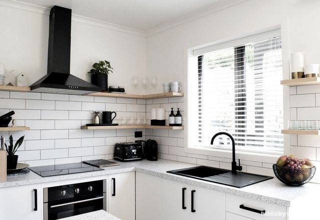 Căn bếp độc lạ với nội thất đen
